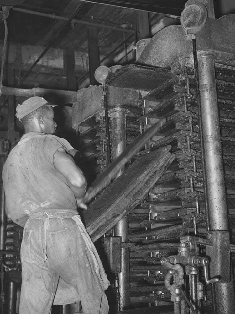 Removing Cotton Cake From Hydraulic Presses After Oil Has Been Removed, Cotton Seed Oil Mill, Mclennan Count